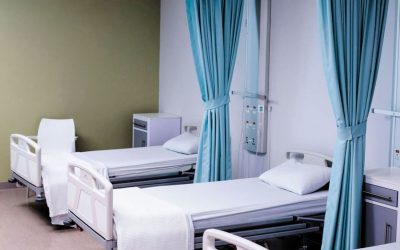 Deux fois moins d’hôpitaux ferment des lits cet été