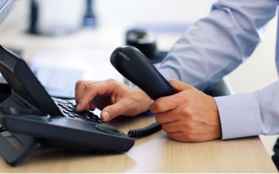 Le soutien téléphonique pour le coronavirus connaît des ratés